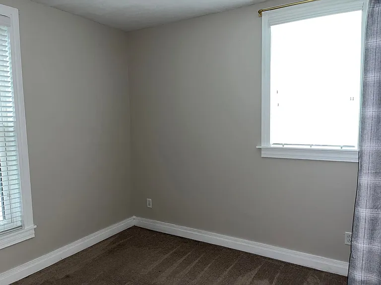 1282 Hunter Ave — Photo 15