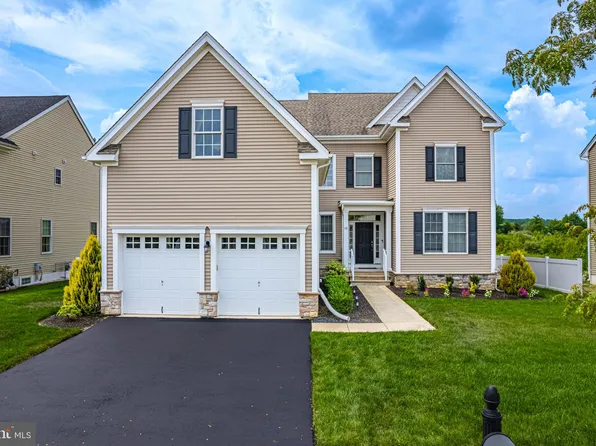 18 Mary Ln, Robbinsville, NJ 08691