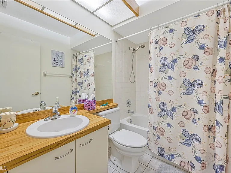 8366 Charter Club Cir #8 — Photo 16