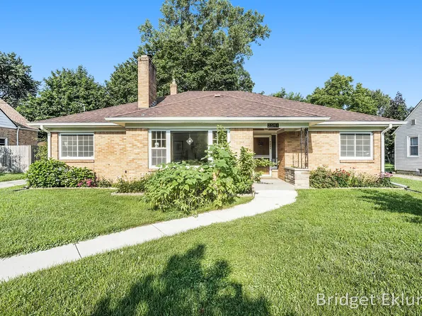 2301 College Ave SE, Grand Rapids, MI 49507