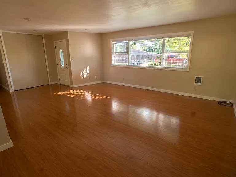 5162 NE Willamette Ave — Photo 4