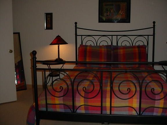 Guestroom with attached bath