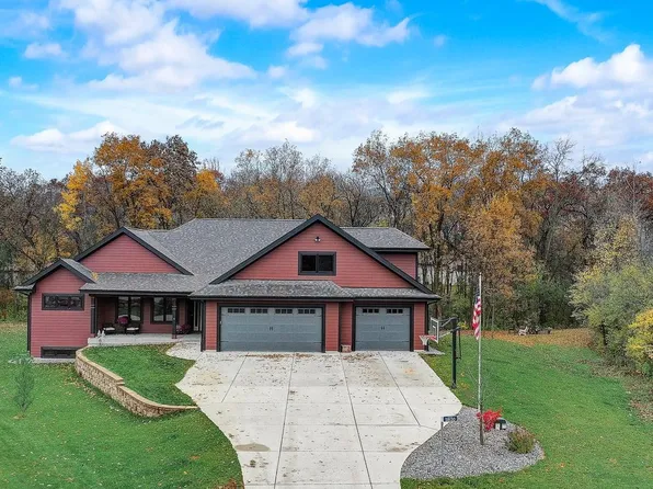 S8130 Coves Ct, Merrimac, WI 53561