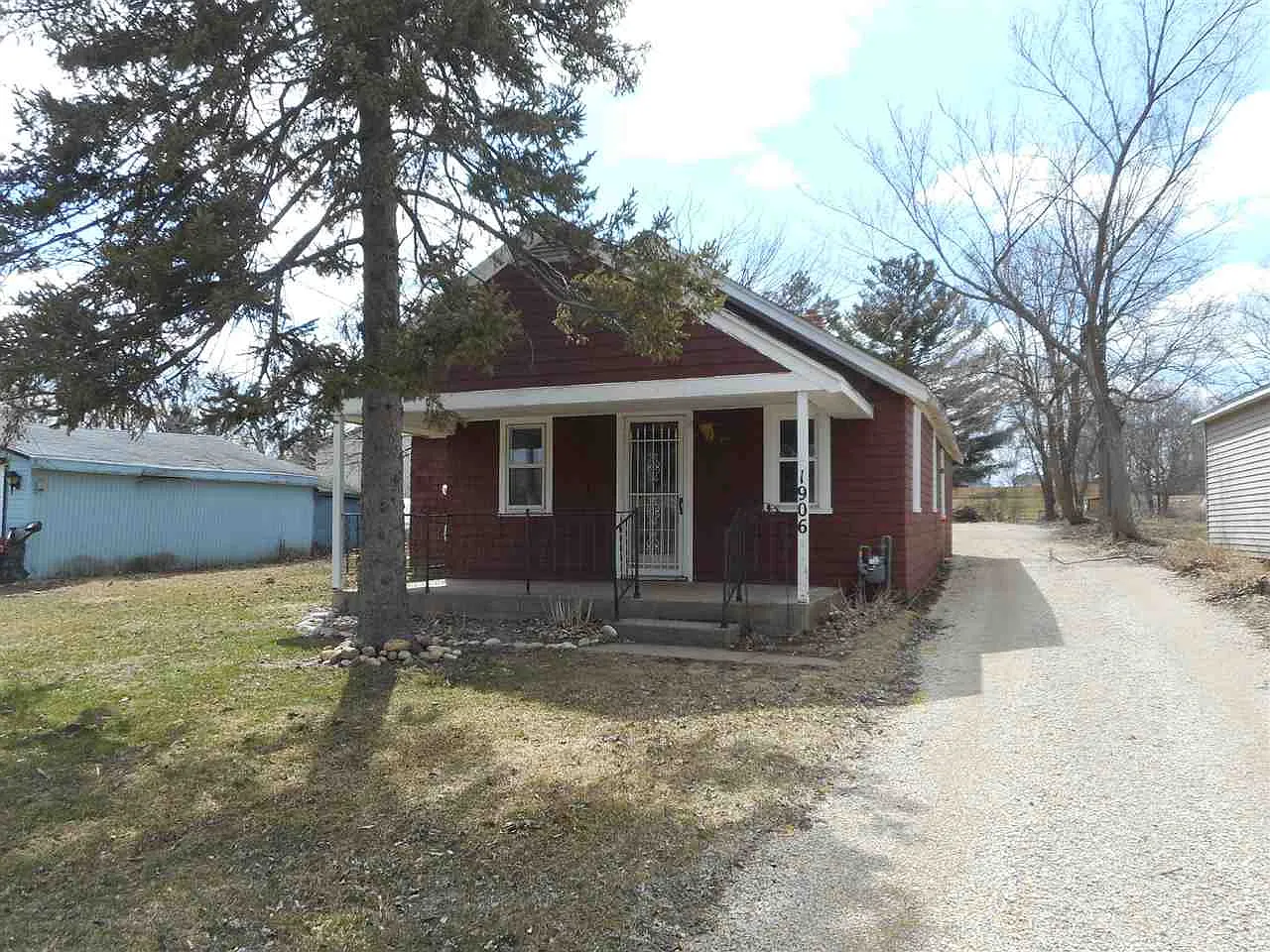 1906 S Shore Dr photo 1