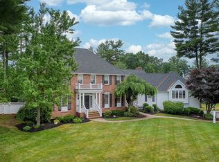 24 Acorn Dr, Andover, MA 01810