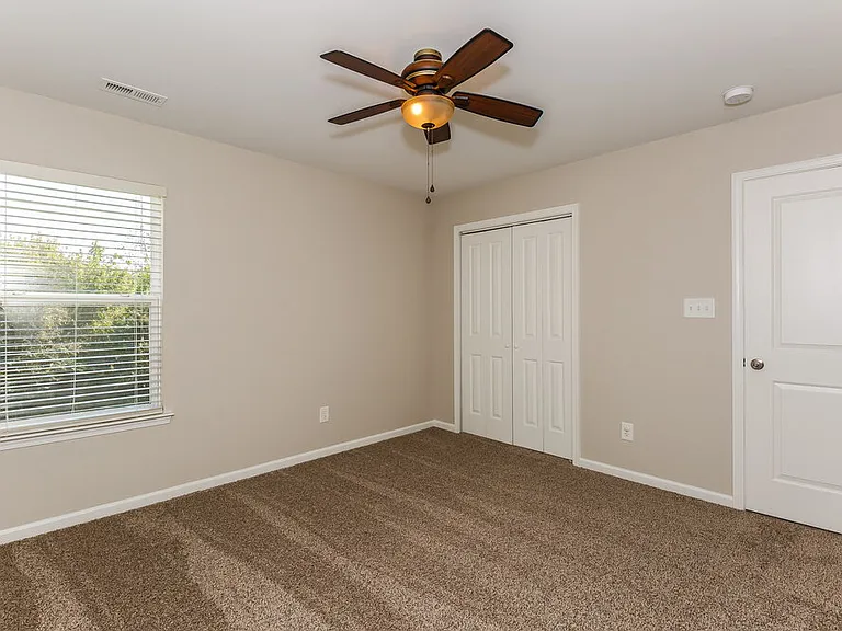 5721 Verrazano Dr — Photo 10