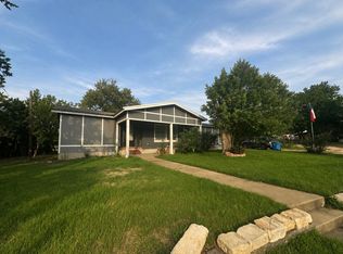 720 S Avenue C, Elgin, TX 78621