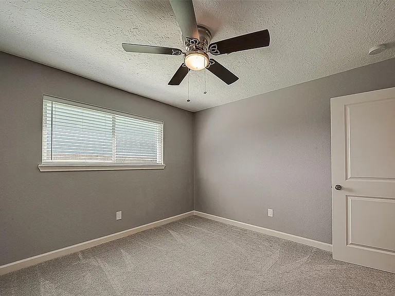 1623 Cherry Ridge Dr — Photo 18
