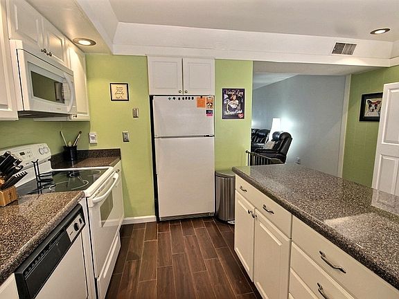 3rd image of 5841 Park Ave APT 3