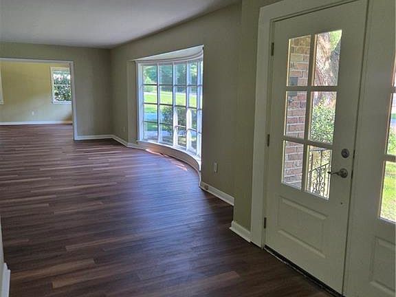 4th image of 1805 Oak Knoll Dr