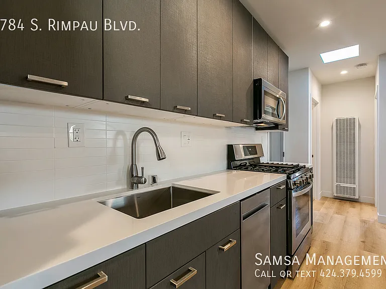 1782 S Rimpau Blvd — Photo 2