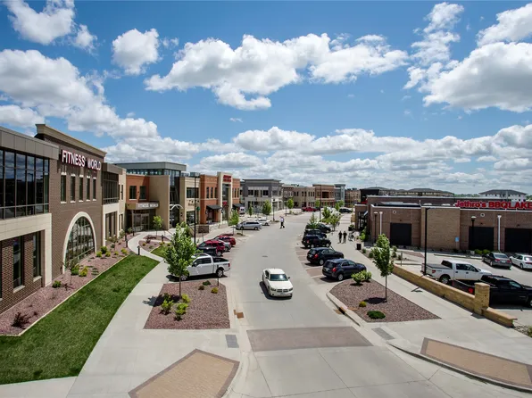 212 SW 18th St, Ankeny, IA 50023