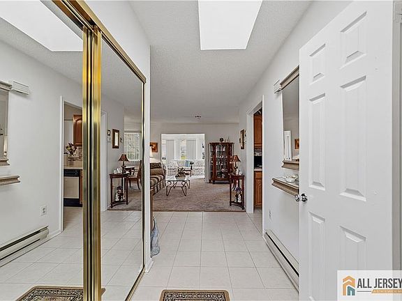 4th image of 853 Ardmore Rd