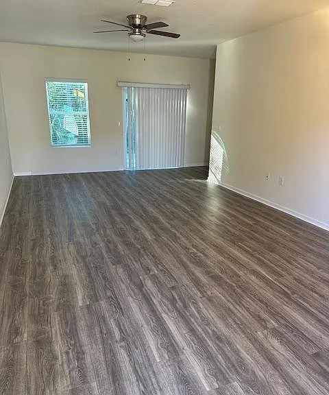 394 Servia Dr — Photo 15