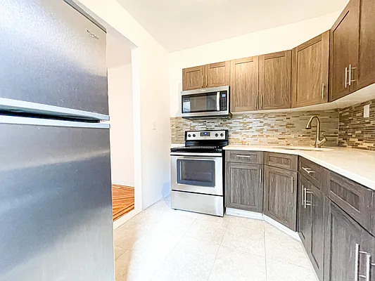 Rented by Urban Real Estate Property Group Inc | media 13