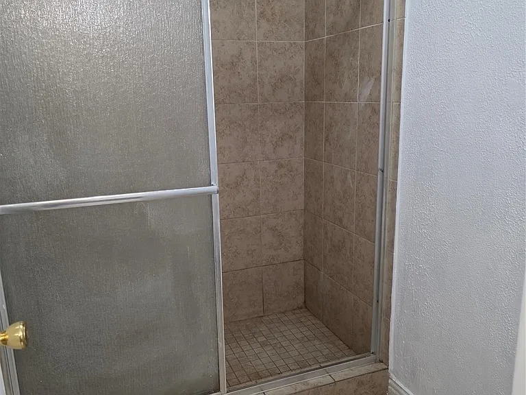 19410 Westhaven Dr — Photo 26