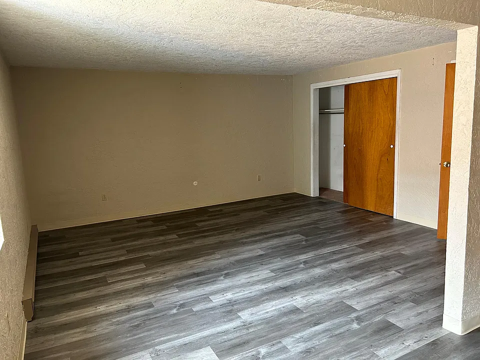 Building Photo 3