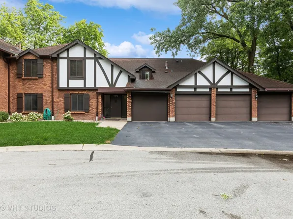 8240 Juniper Ct #28B, Palos Hills, IL 60465