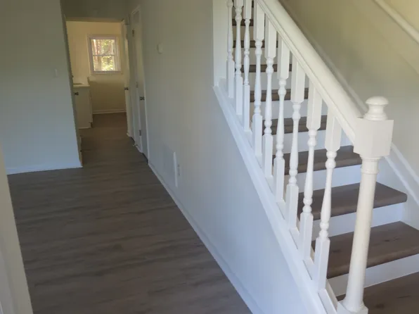 110 Chatham Woods Dr, Cary, NC 27511