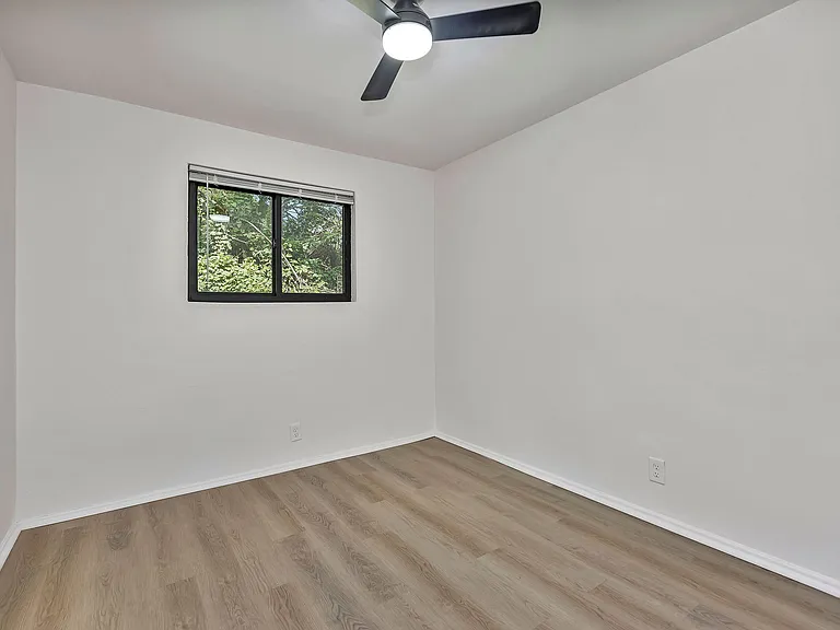 2535 Lysle Ln #4B — Photo 13