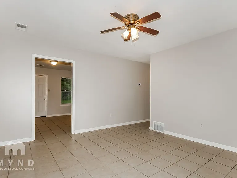10571 Chateau Rd — Photo 7