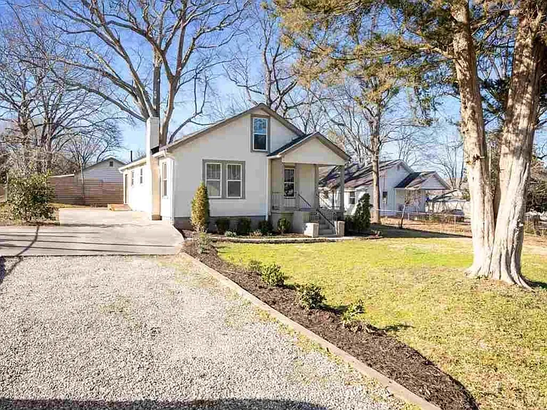 111 Alice St — Photo 1