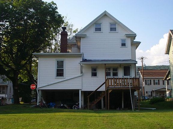 2nd image of 302 W Market St