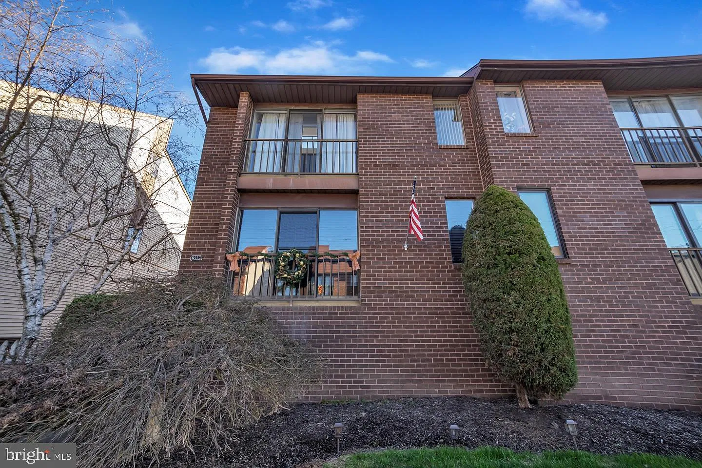 2 bed, 2.0 bath, 1065 sqft, $2,150 — Photo 2
