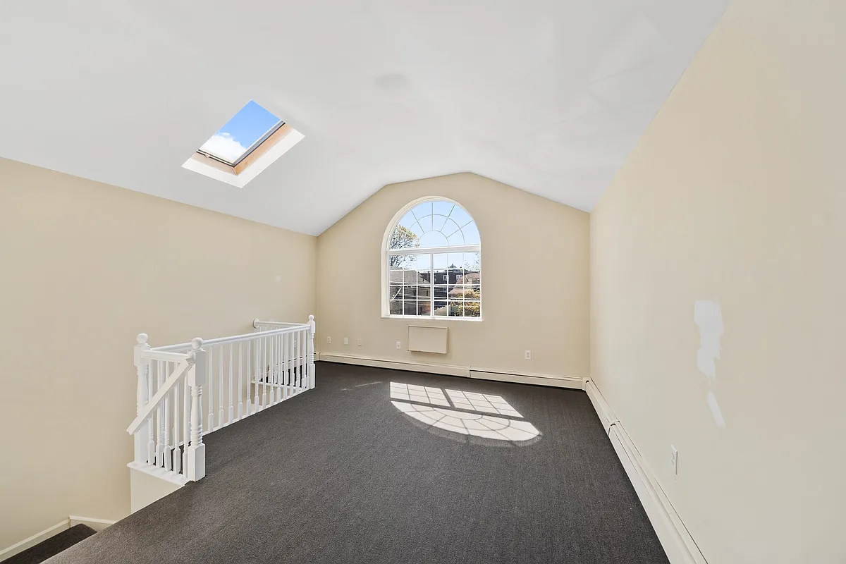 Building Photo - 2948 Wickham Ave #2