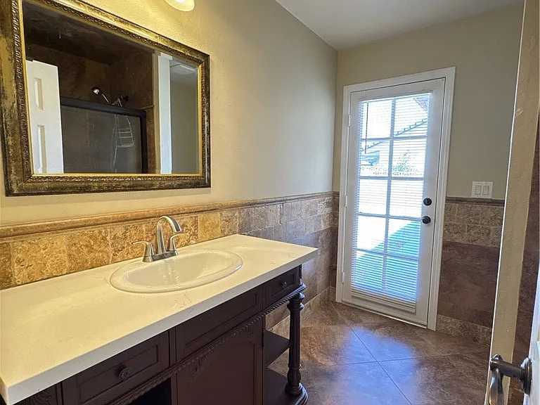 7931 Stone Wall Dr — Photo 21
