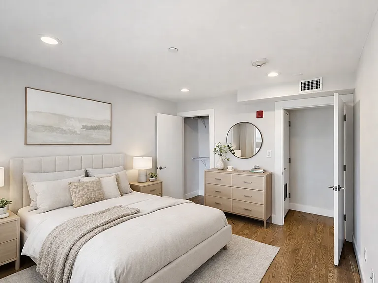 848 E Broadway #3B — Photo 6
