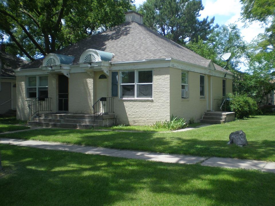 1st image of 2416 W 1st St