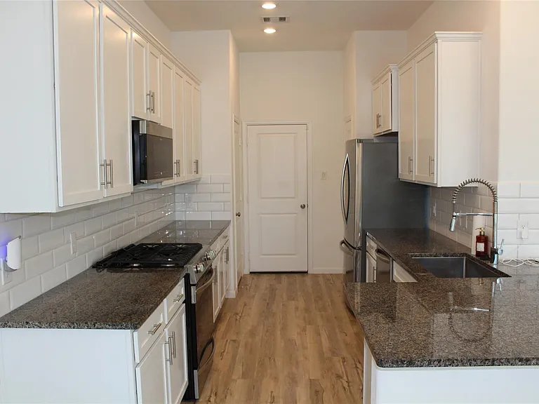 4203 Champlain Way — Photo 11