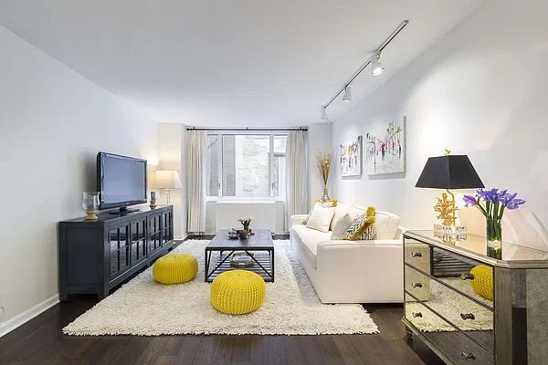 Sold by Compass | media 1