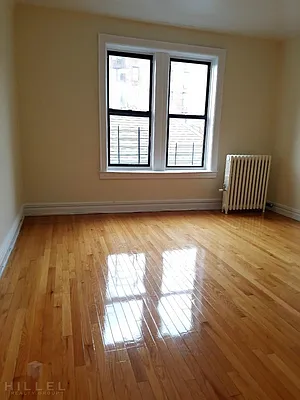 Rented by Hillel Realty Group | media 6