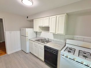596 Lowell Ave APT 10, Cincinnati, OH 45220