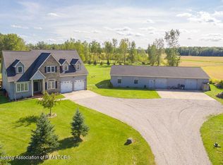 4218 W Benjamin Rd, Perry, MI 48872