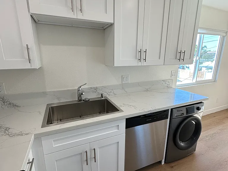 410 Zenith St #3 — Photo 8