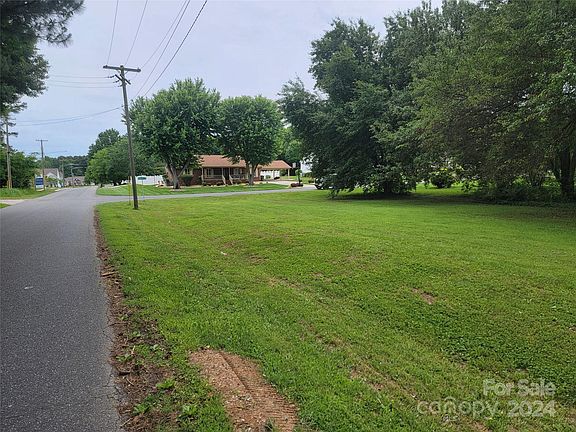5th image of 2401 Malotte Ln