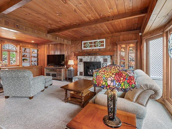 3rd image of 5867 Birch Dr