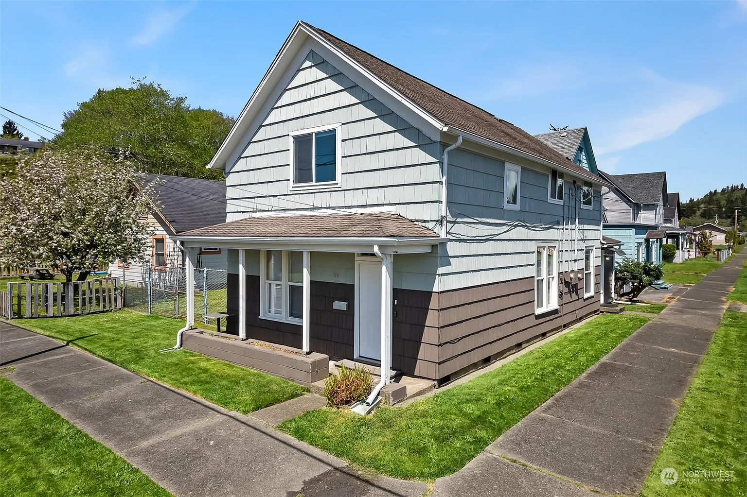 300 N D Street photo 1