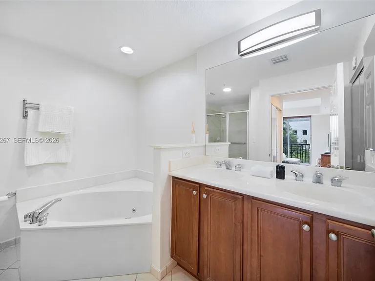 9021 SW 94th St #310 — Photo 21