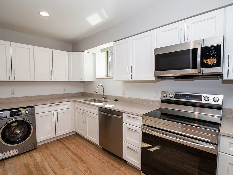 901 N Ogden St — Photo 28