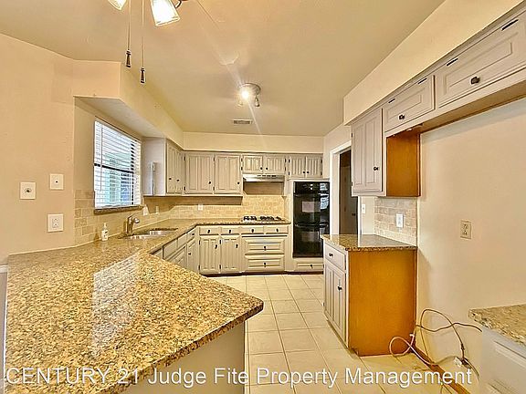 3rd image of 422 Brookfield Dr