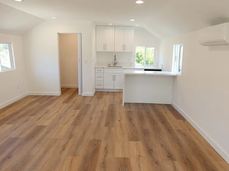 3113 Prospect Ave — Photo 41