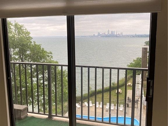 3rd image of 12500 Edgewater Dr APT 605