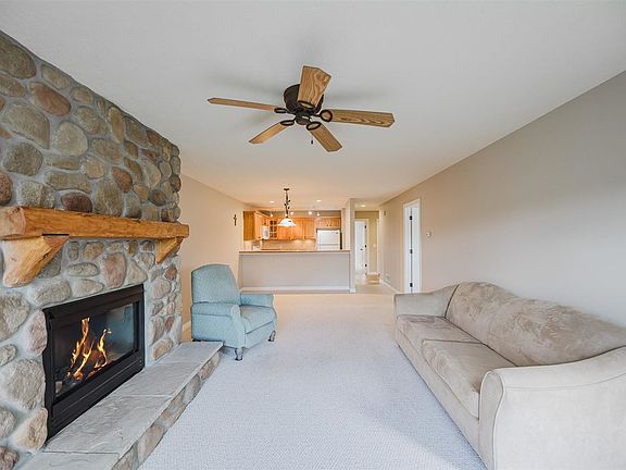 3rd image of 09495-15 Summerhouse Dr