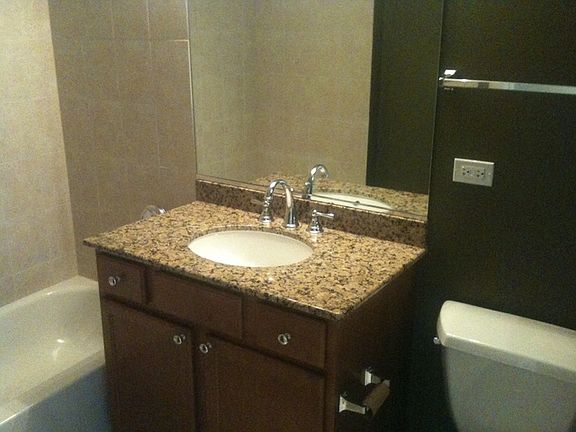 5th image of 1150 W 15th St Unit 242