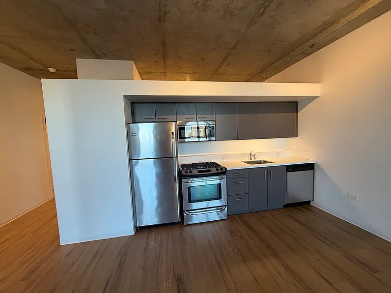 1112 N Marshfield Ave #801 — Photo 24
