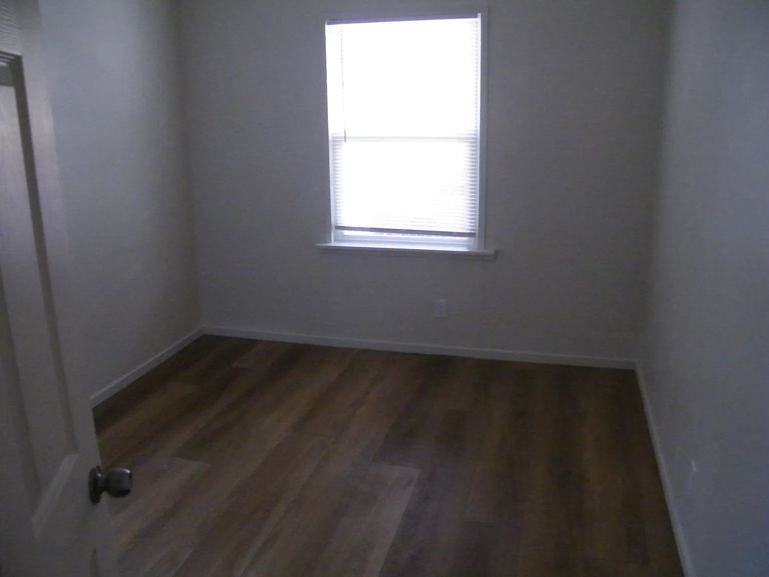 3 bed, 1000 sqft, $2,290 — Photo 4